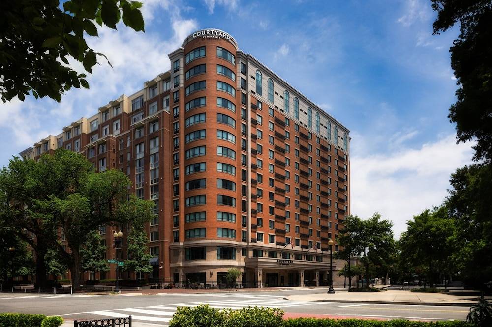 Courtyard by Marriott Washington Capitol Hill/Navy Yard 1