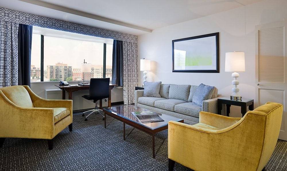 State Plaza Hotel 1