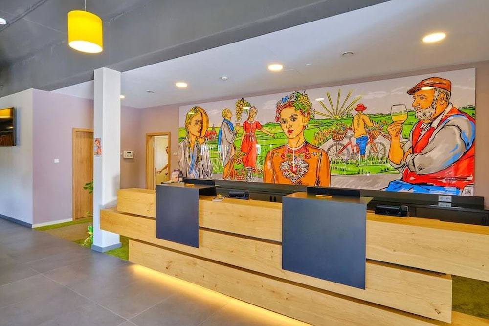 Sonnenhotel Weingut Römmert Spa und Wellness 1