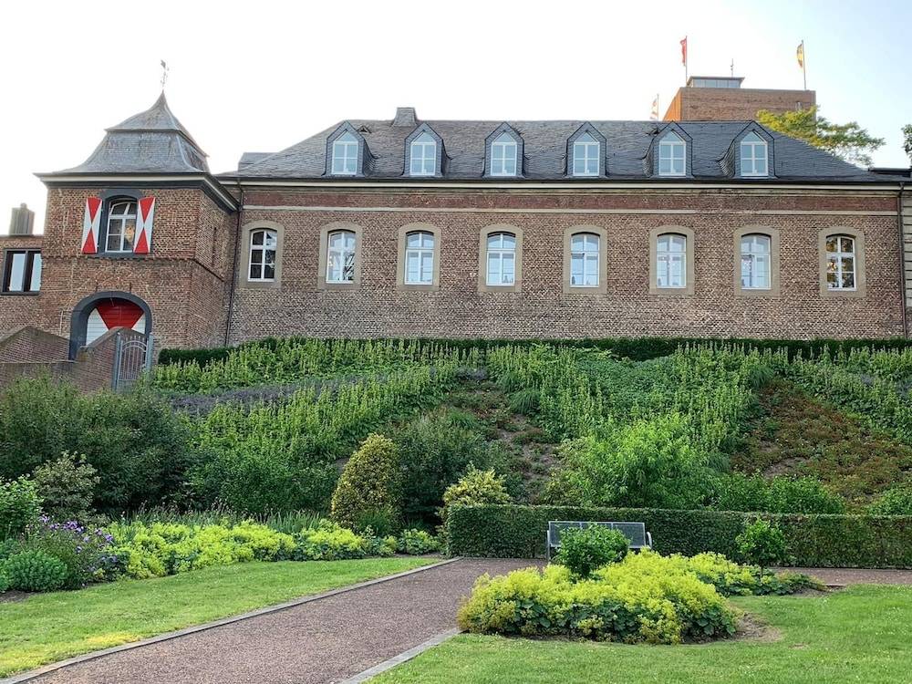 Burg Wassenberg 1