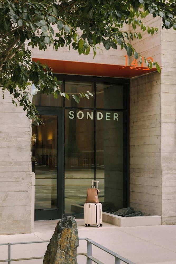 Sonder South Wabash Apartments South Loop 2