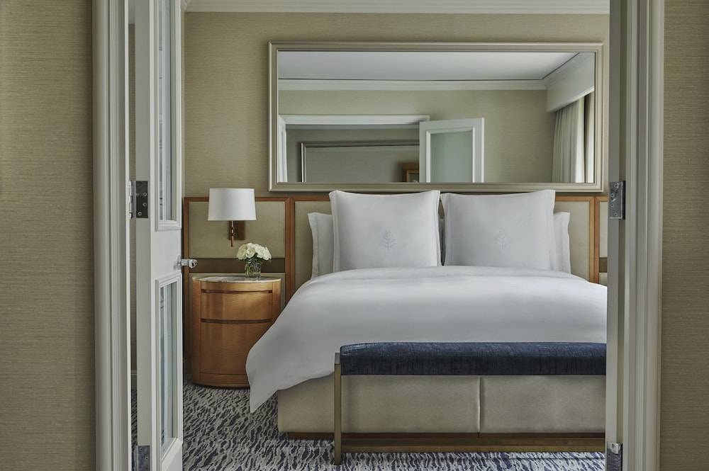 Four Seasons Chicago 1
