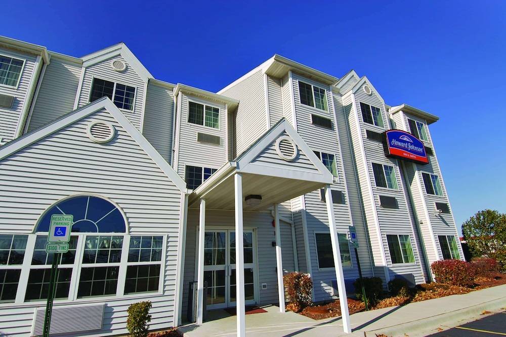 Red Lion Inn & Suites Elk Grove Village 1