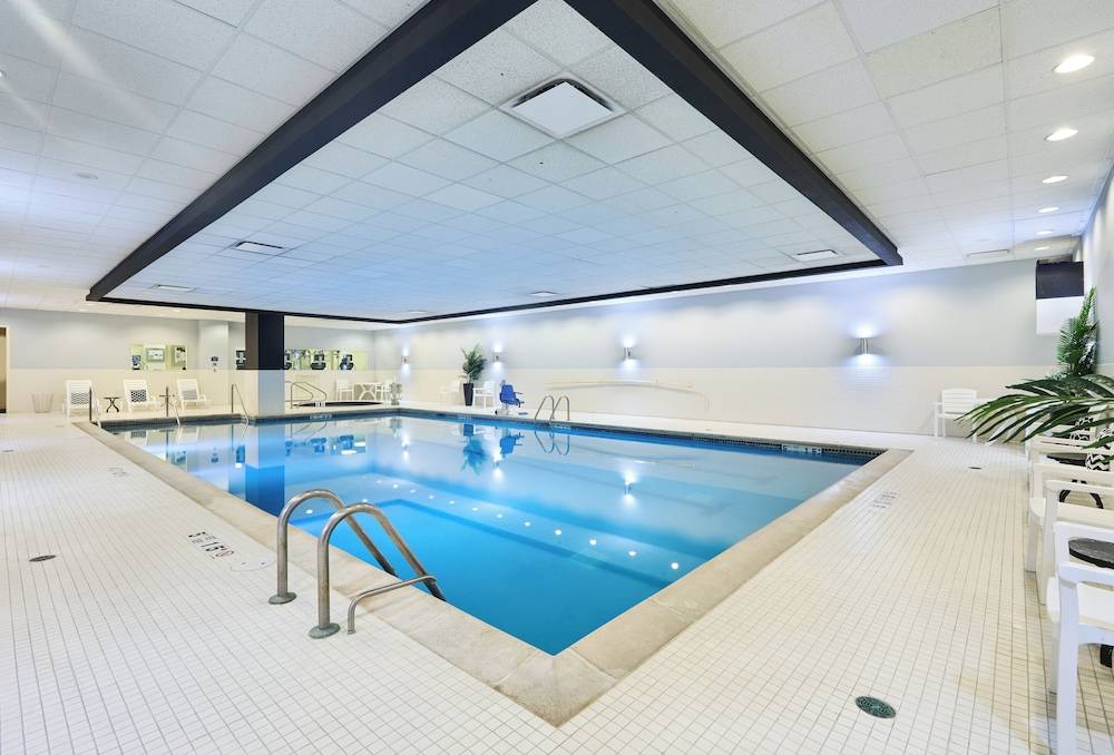 Renaissance Chicago O'Hare Suites Hotel 1