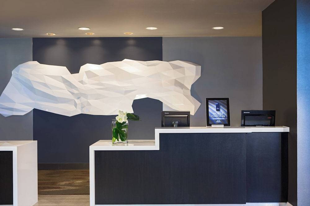 Renaissance Chicago O'Hare Suites Hotel 2