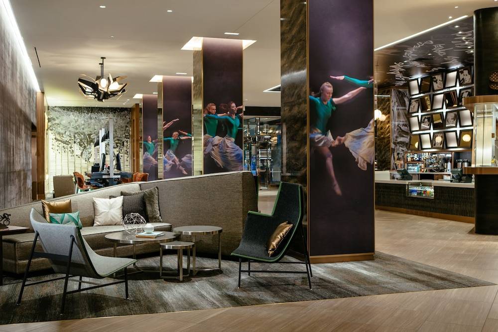 Renaissance Chicago Downtown Hotel 2