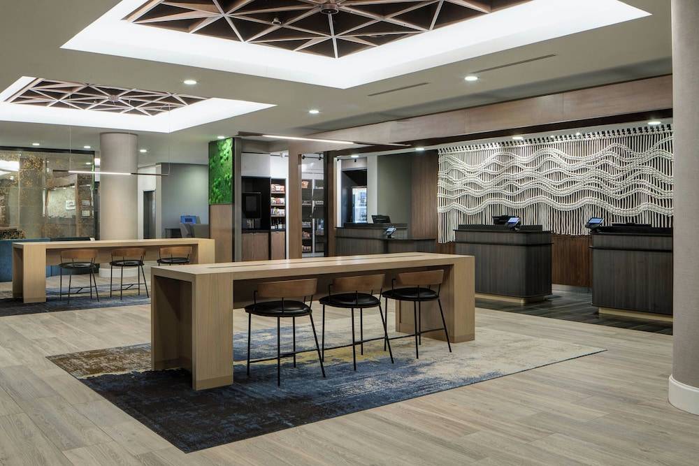 Courtyard by Marriott Chicago Downtown/River North 1