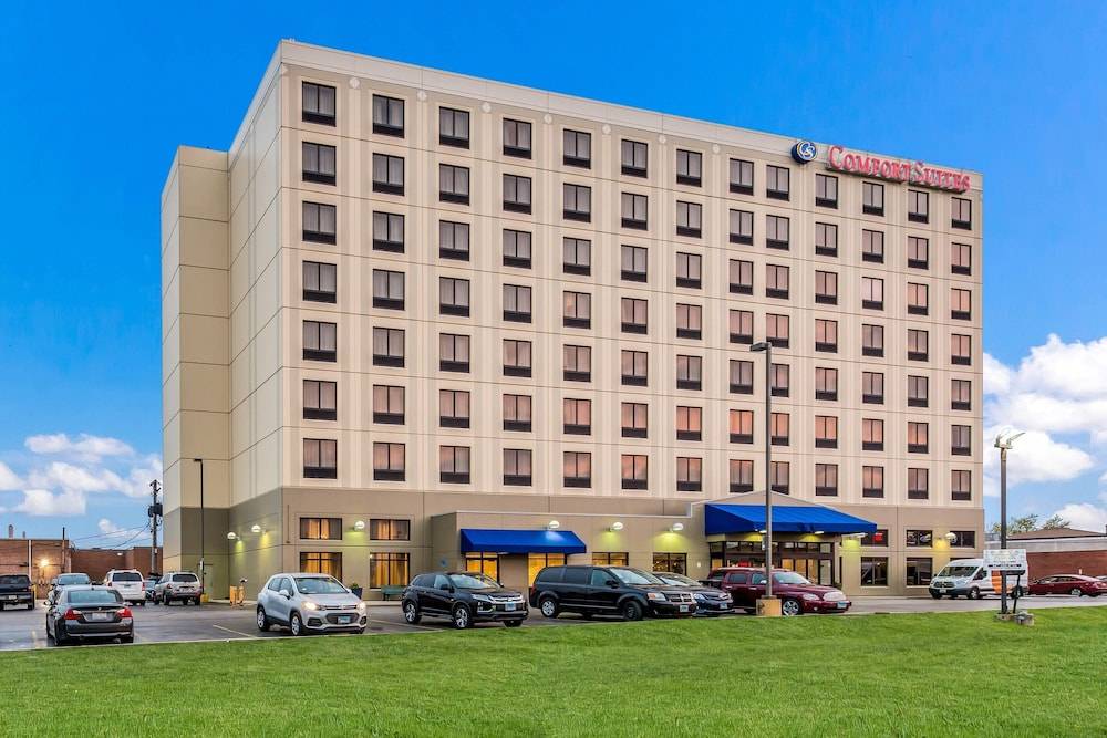 Comfort Suites Chicago O'Hare Airport 1