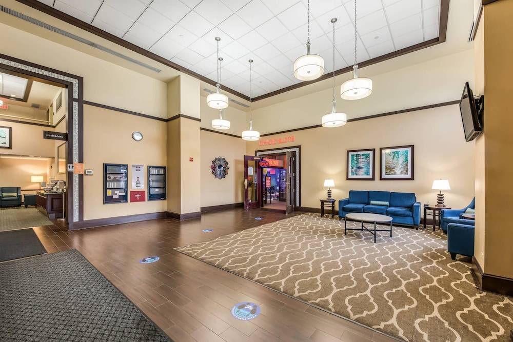 Comfort Suites Chicago O'Hare Airport 2