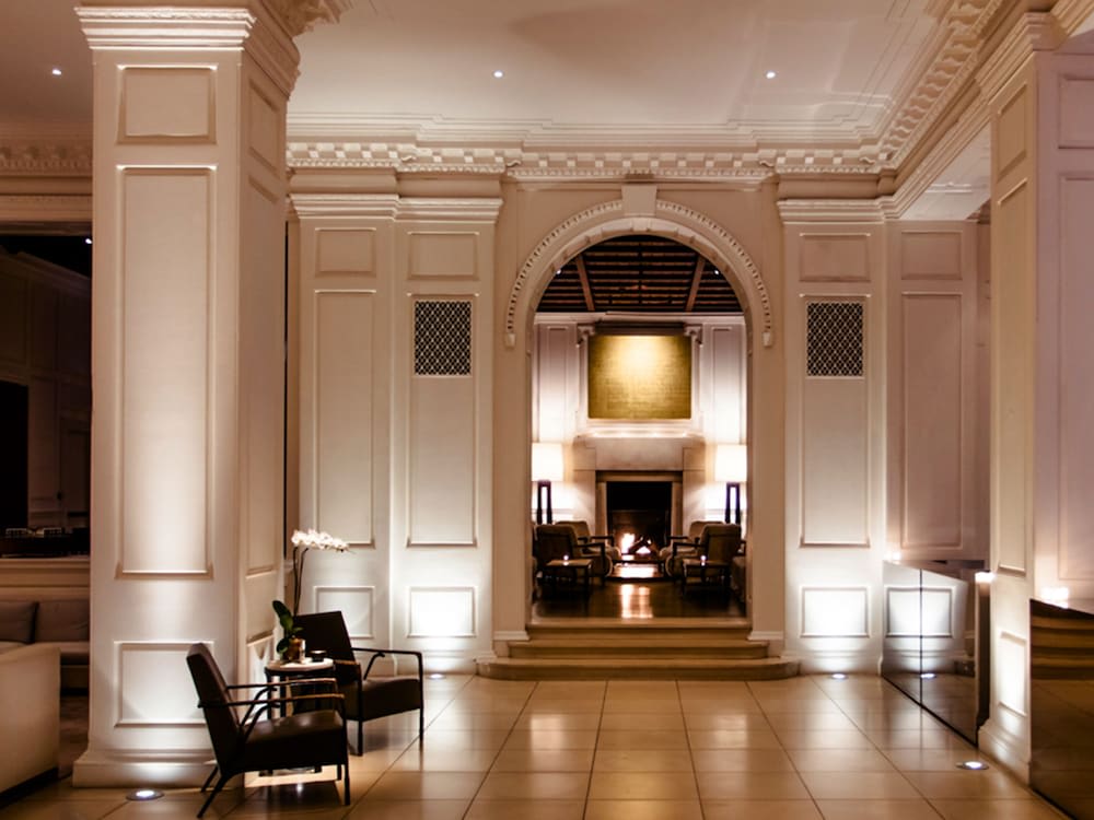 The Chicago Hotel Collection Ambassador Gold Coast 2