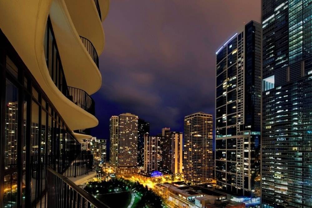 Radisson Blu Aqua Hotel, Chicago 1