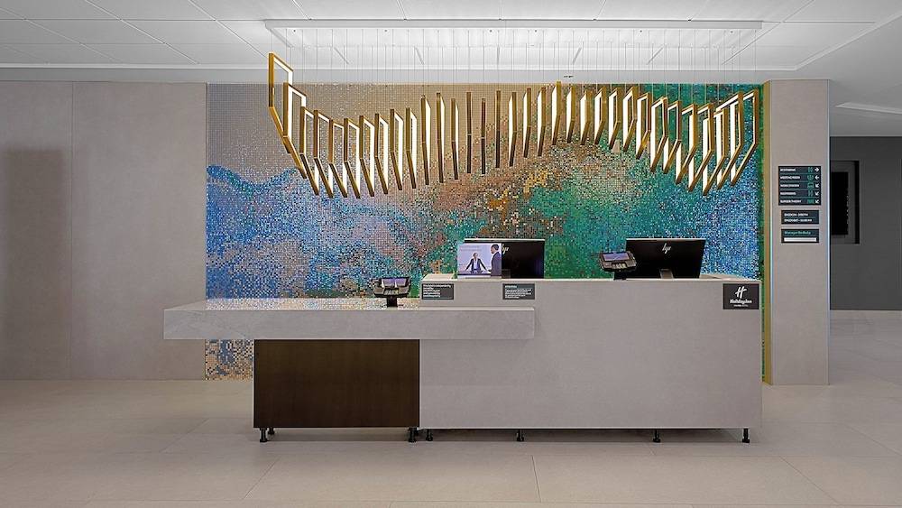 Holiday Inn CHICAGO - MIDWAY AIRPORT S by IHG 2