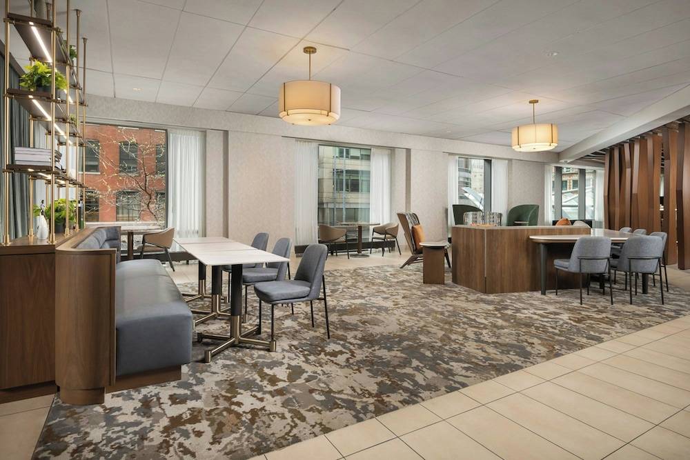 SpringHill Suites Chicago Downtown/River North 2