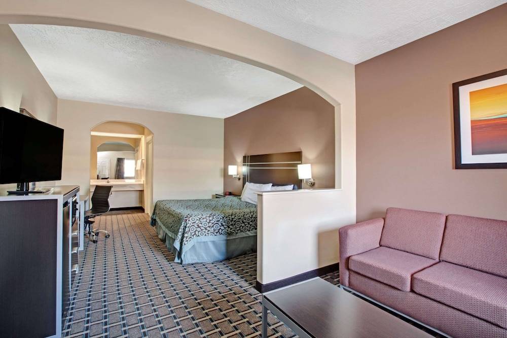 Days Inn & Suites by Wyndham Houston North - Spring 1
