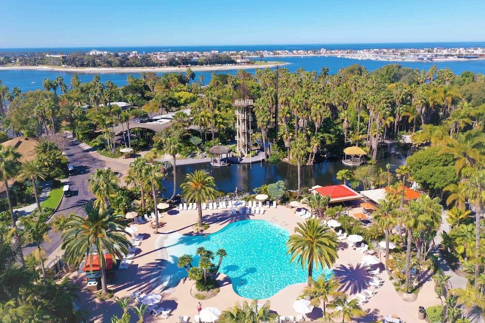 Paradise Point Resort & Spa 1