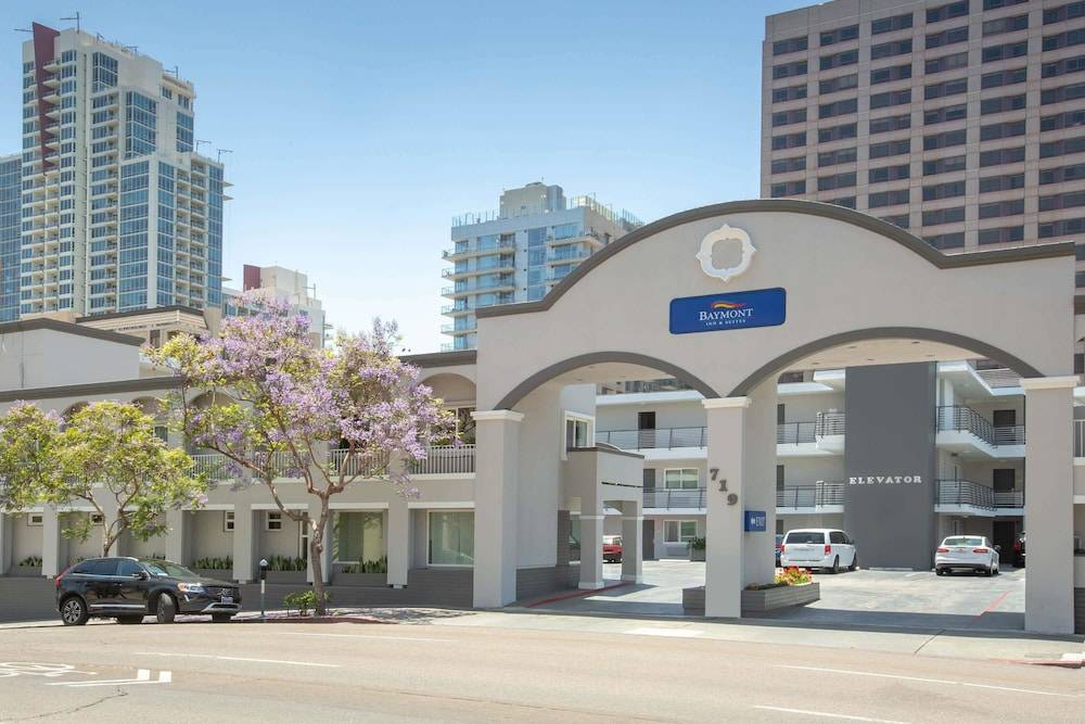 Baymont by Wyndham San Diego Downtown 1