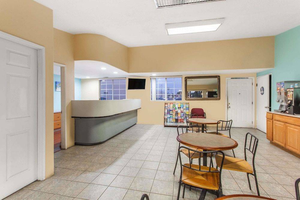 Travelodge by Wyndham San Diego SeaWorld 2