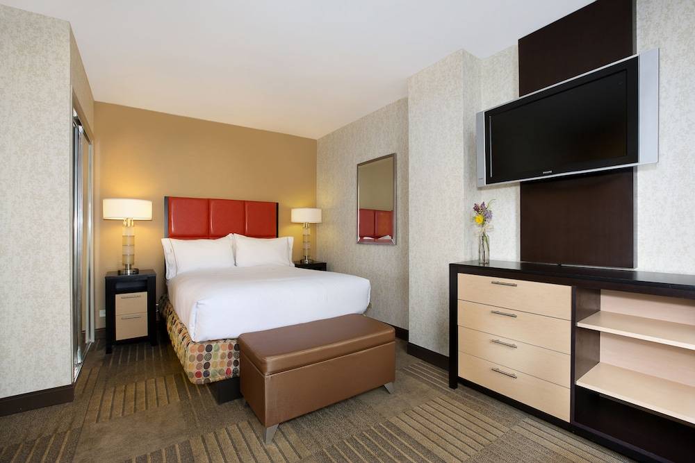 Holiday Inn Express DENVER DOWNTOWN by IHG 2