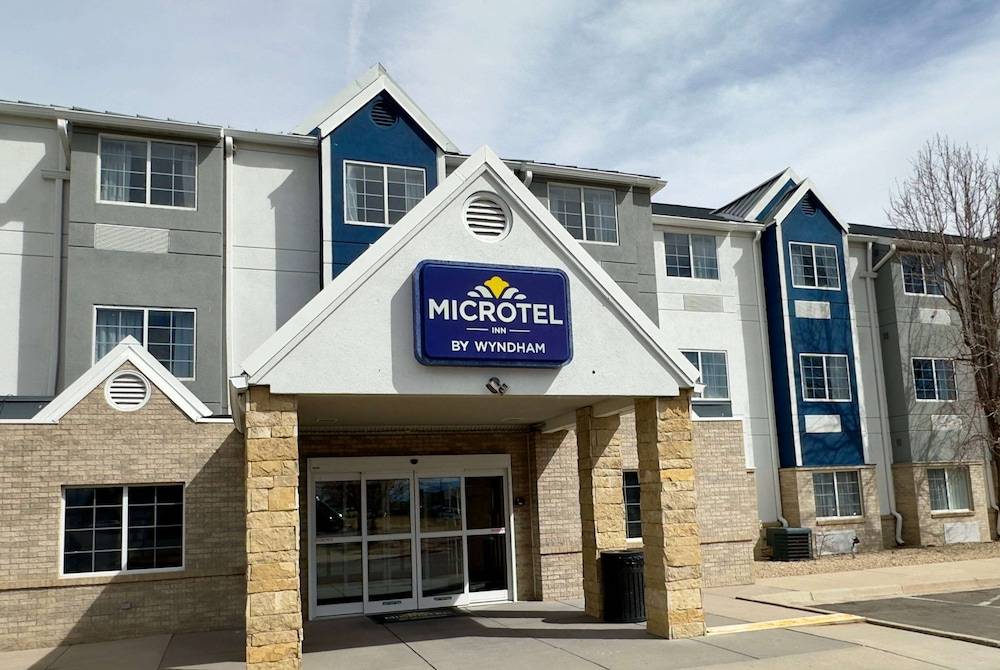 Microtel Inn & Suites by Wyndham Denver Airport 1