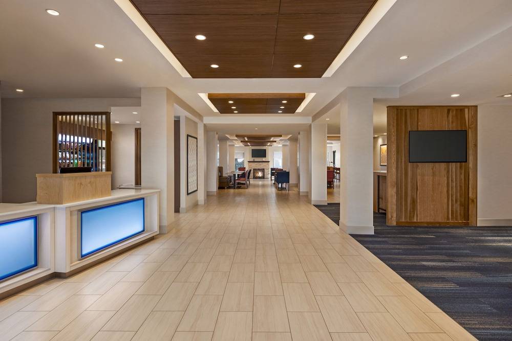 Holiday Inn Express & Suites DENVER AIRPORT by IHG 2