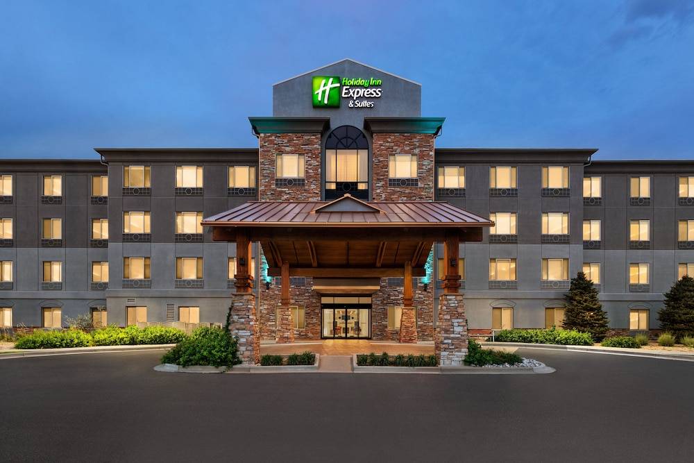 Holiday Inn Express & Suites DENVER AIRPORT by IHG 1
