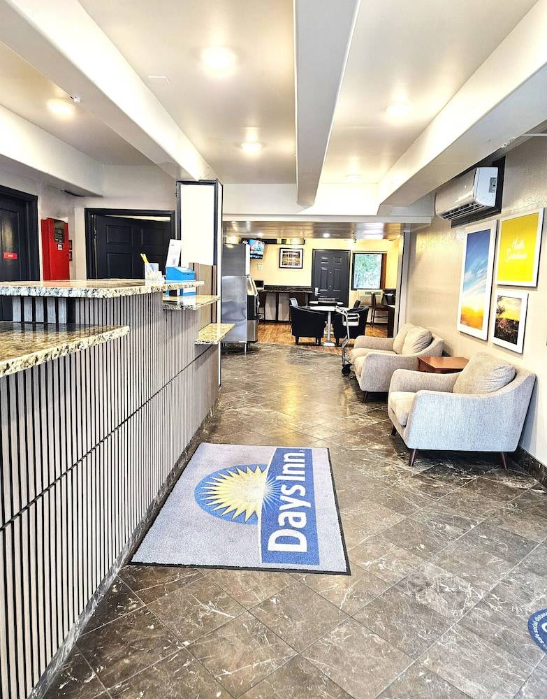 Days Inn by Wyndham Denver Downtown 2