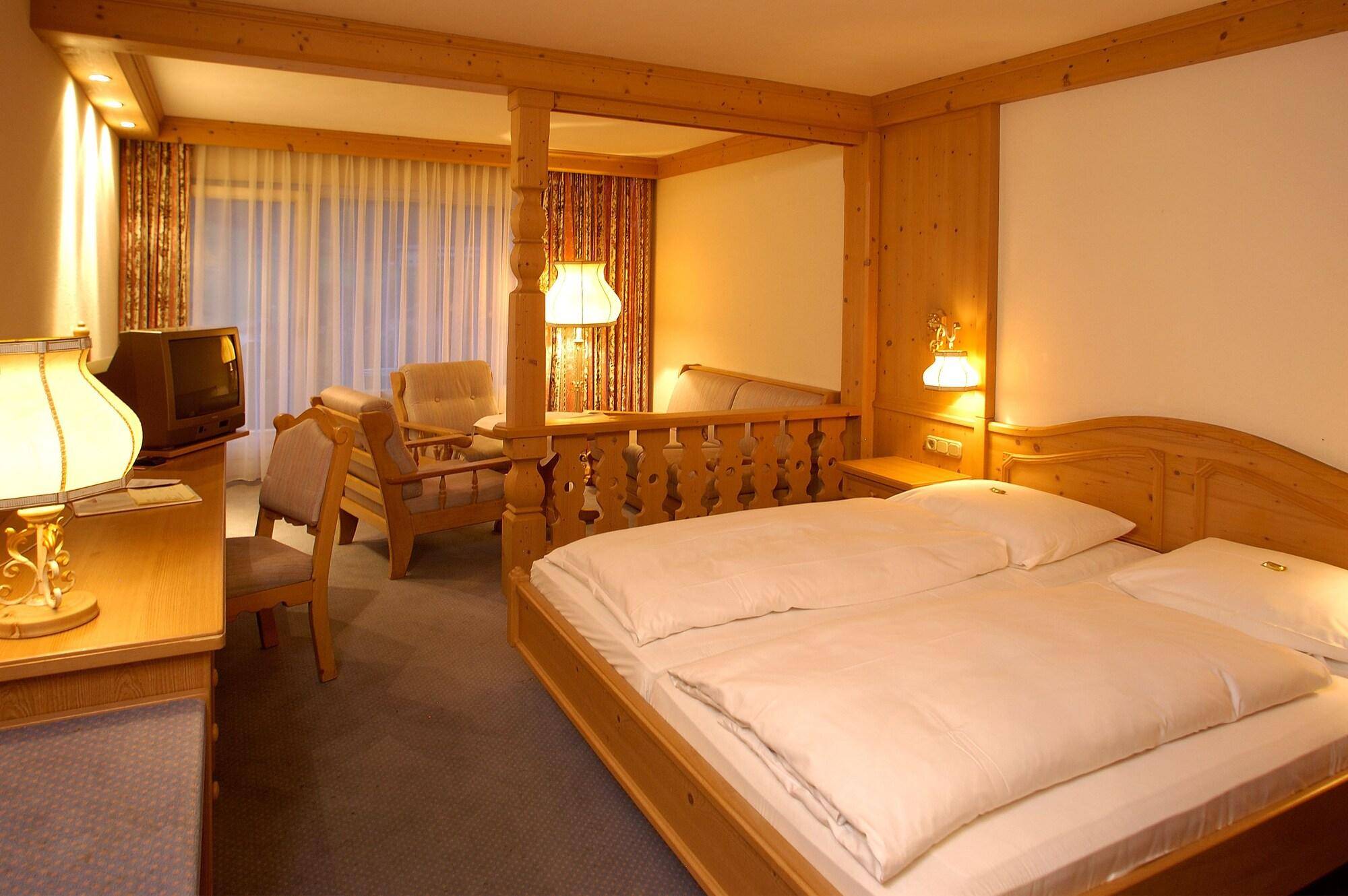 Burghotel Am Hohen Bogen 1