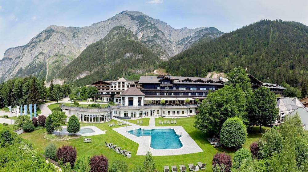 Hotel Gut Brandlhof 1
