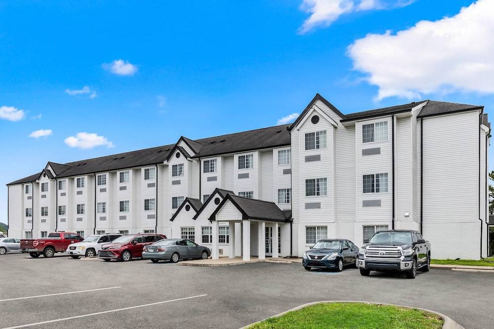 Quality Inn & Suites Nashville - Bellevue 1