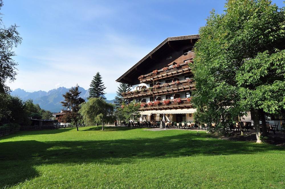 Hotel Kitzbühler Alpen 1