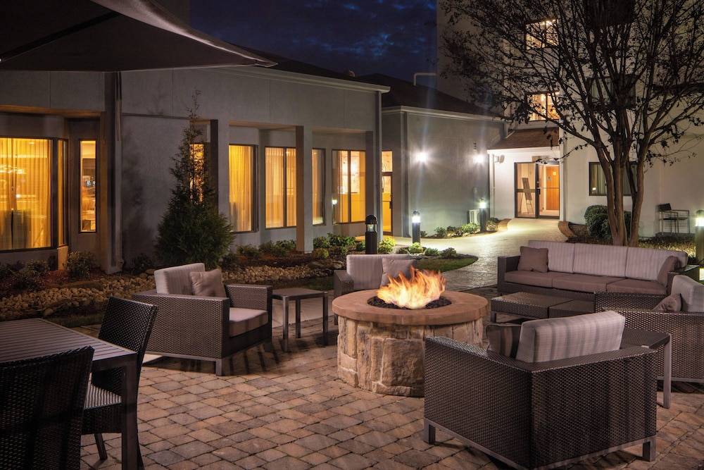 Courtyard by Marriott Nashville Airport 1