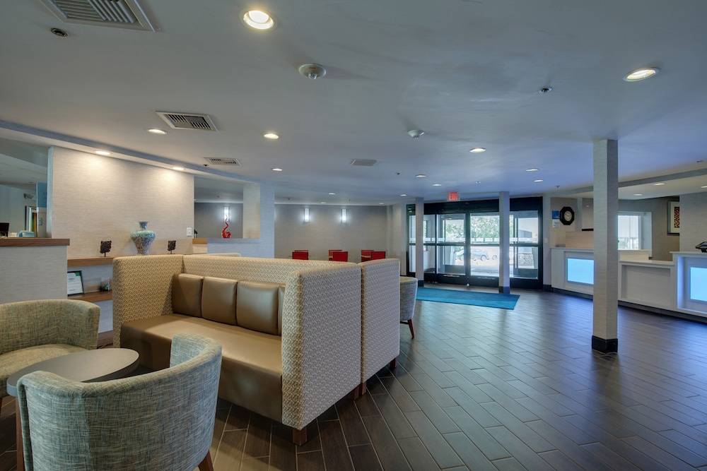 Holiday Inn Express NASHVILLE W I40/WHITEBRIDGE RD by IHG 1