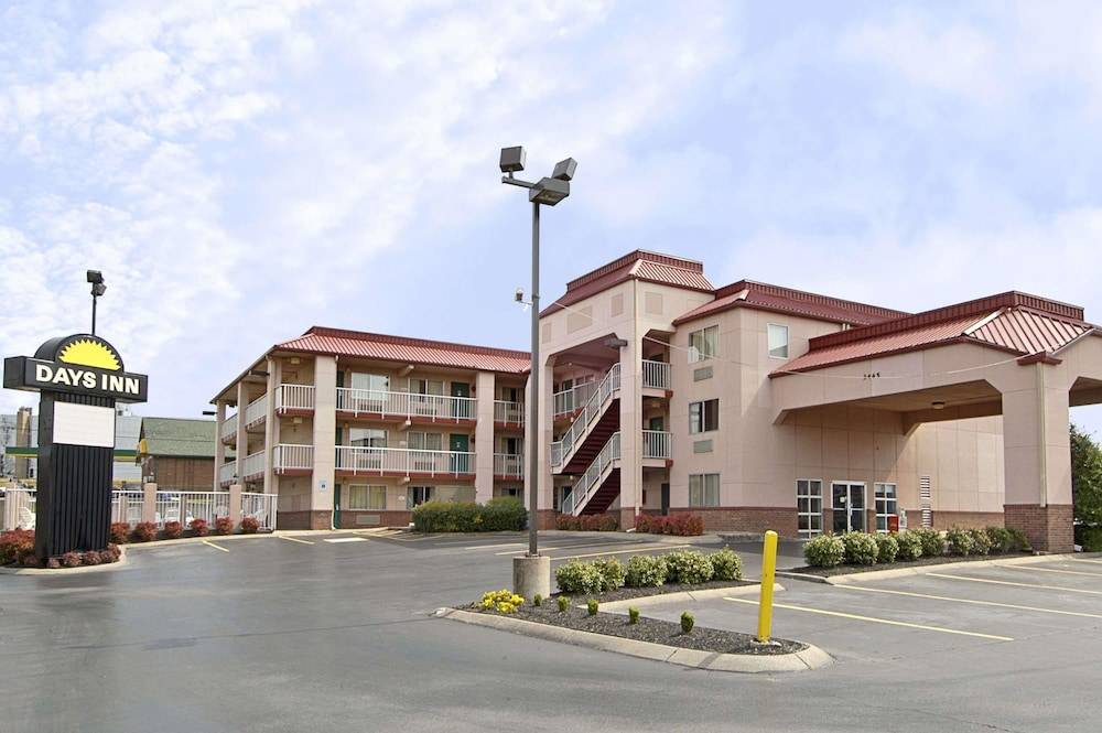 Days Inn by Wyndham Airport Nashville East 1