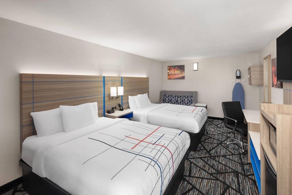 La Quinta Inn by Wyndham Nashville South 1