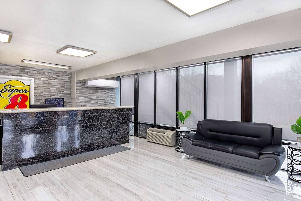 Super 8 by Wyndham Nashville West 2