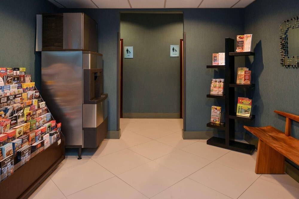 Country Inn & Suites by Radisson Nashville Airport TN 2
