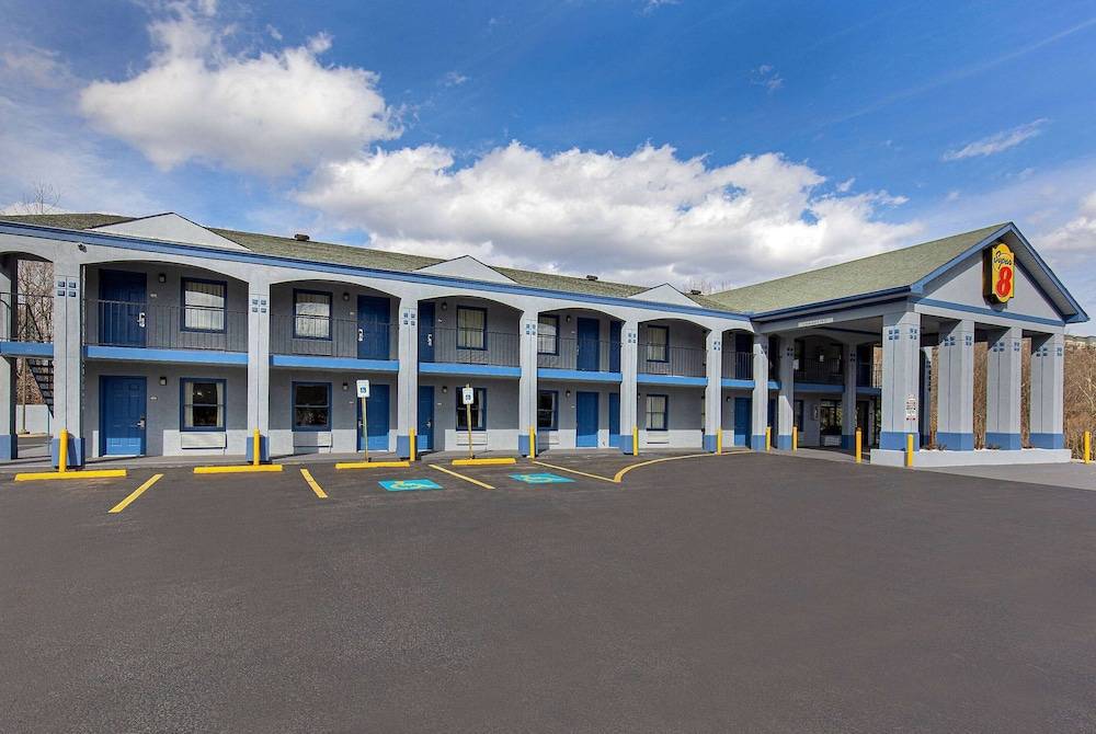 Super 8 by Wyndham Nashville West 1