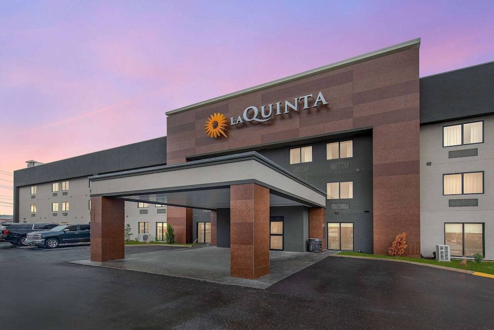 La Quinta by Wyndham Nashville Airport 1