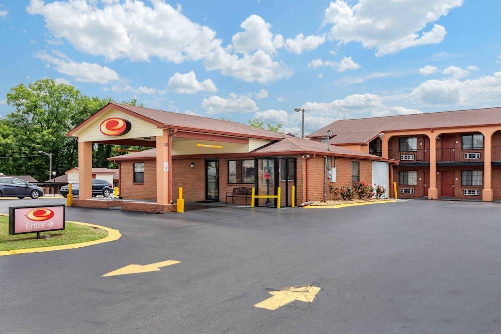 Econo Lodge Nashville North 1