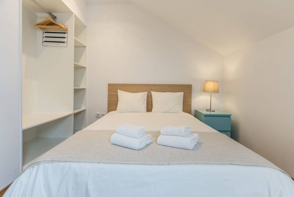 Home Out Rooms & Apartments 2