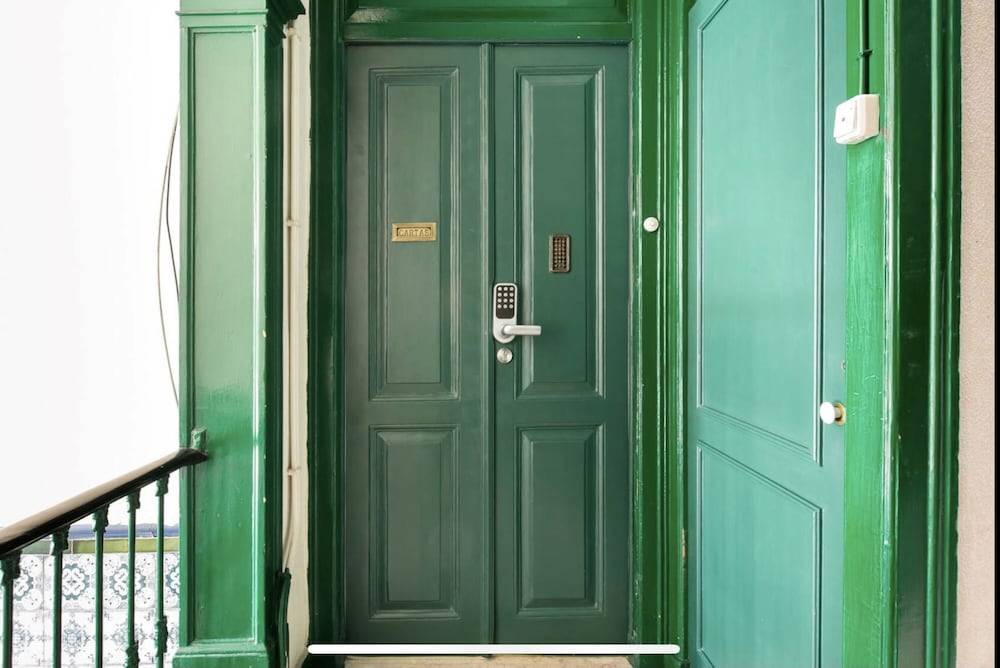 1898 Home & Suites 2