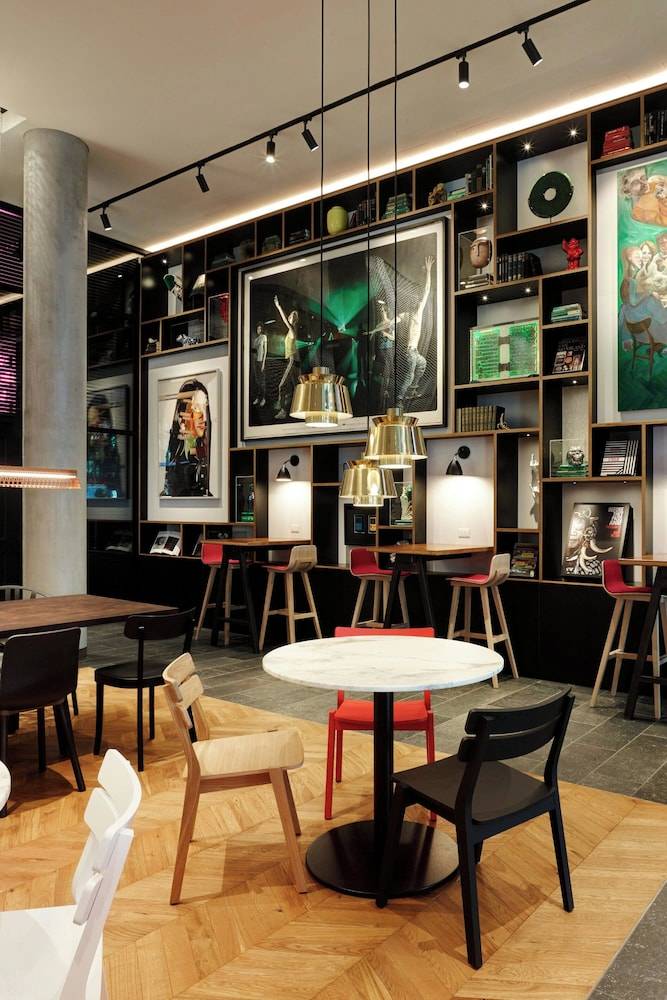 citizenM Seattle South Lake 2
