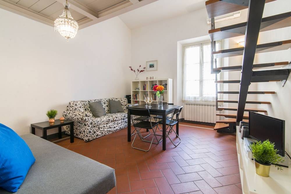 GuestHost - Della Scala Modern Apartment 1