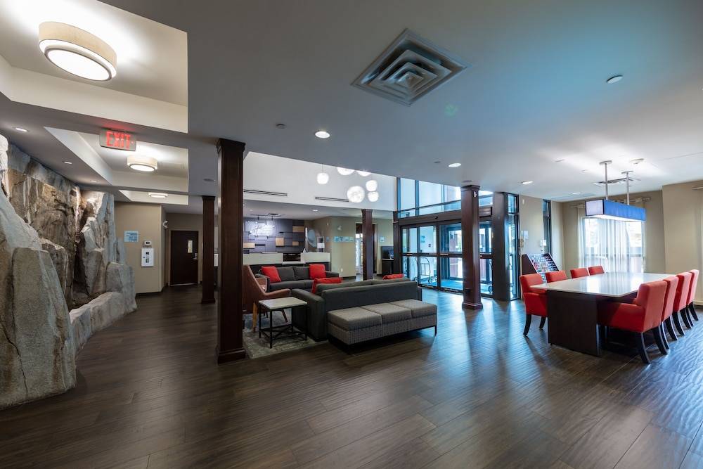 Holiday Inn Express & Suites RIVERPORT RICHMOND by IHG 2