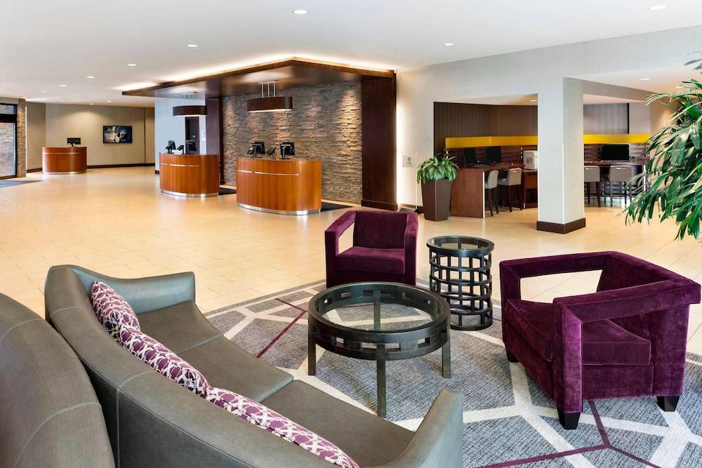 Sheraton Vancouver Airport Hotel 2