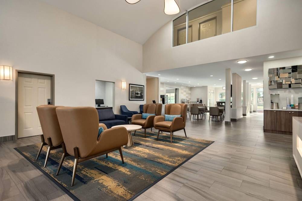 La Quinta Inn by Wyndham Vancouver Airport 2