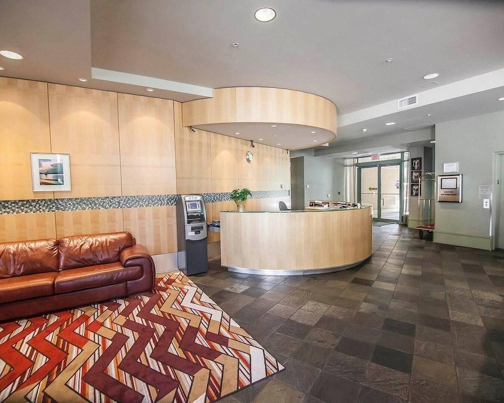 Comfort Hotel Vancouver Airport 2