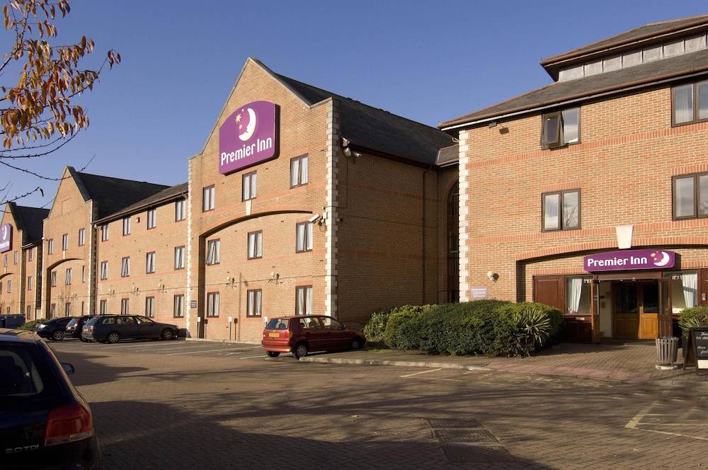 Premier Inn Guildford North - A3 1