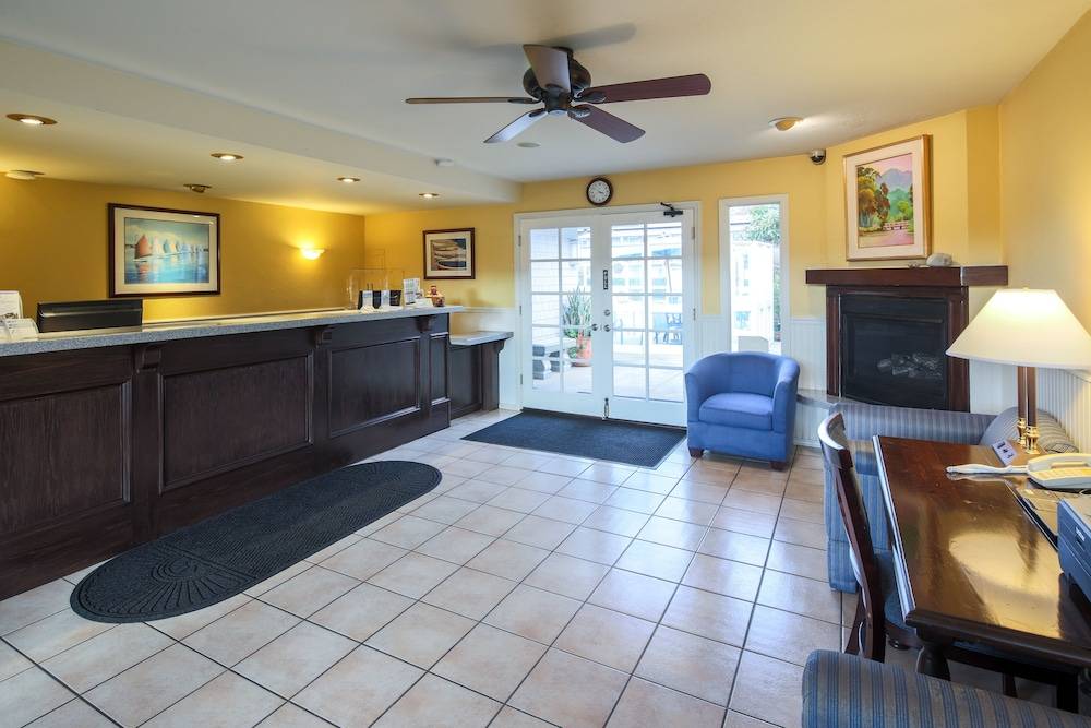 Monterey Bay Lodge 2