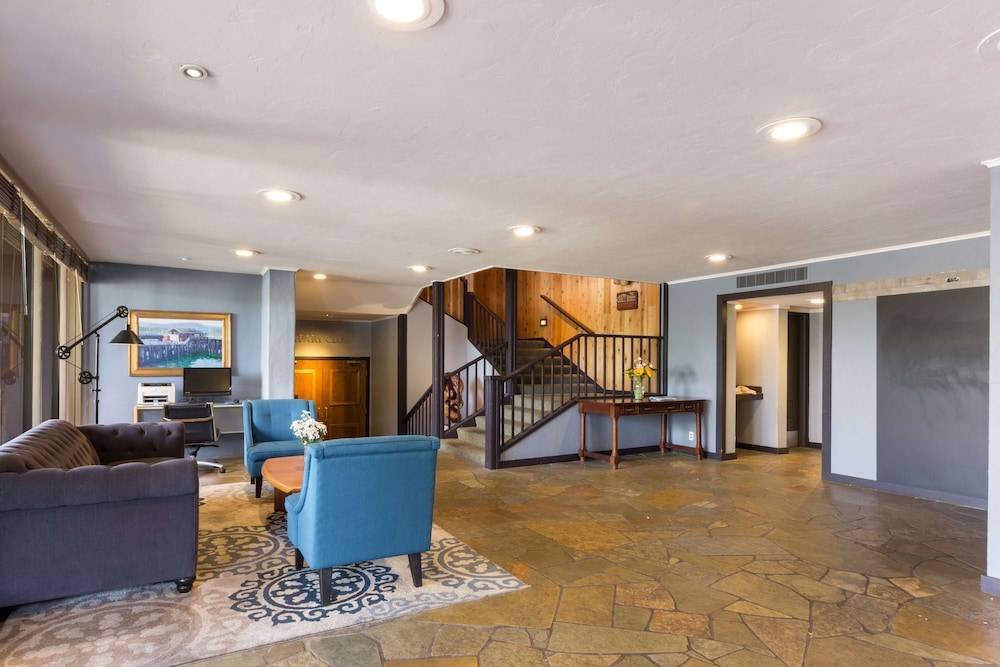 Red Lion Hotel Monterey 2
